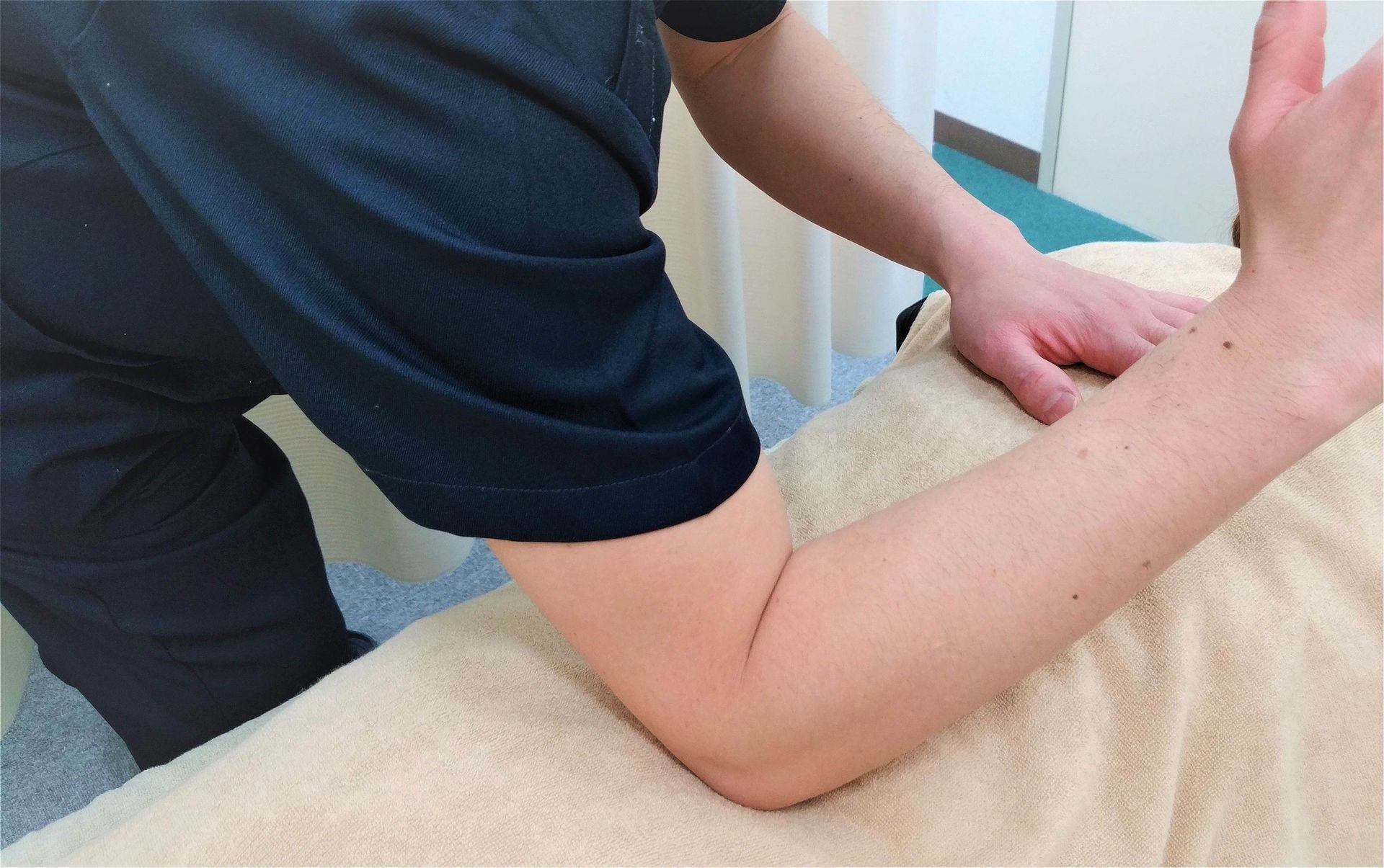 施術をしている先生